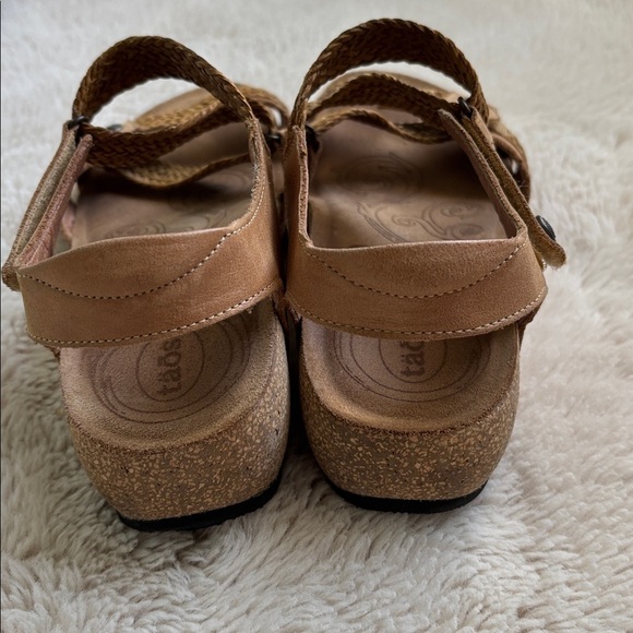 TAOS women's Trulie sandals in camel size 7.5 - Picture 2 of 7